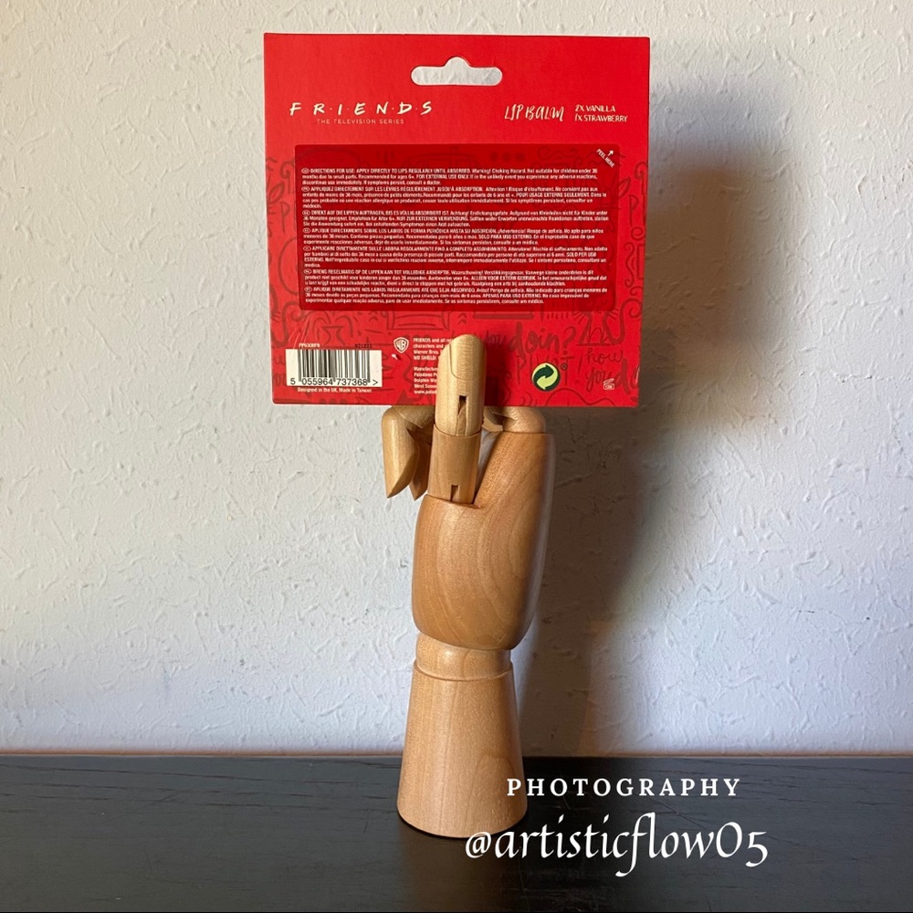 NEW! Friends Central Perk Lip Balm Coffee Cup Set - Picture 8 of 10